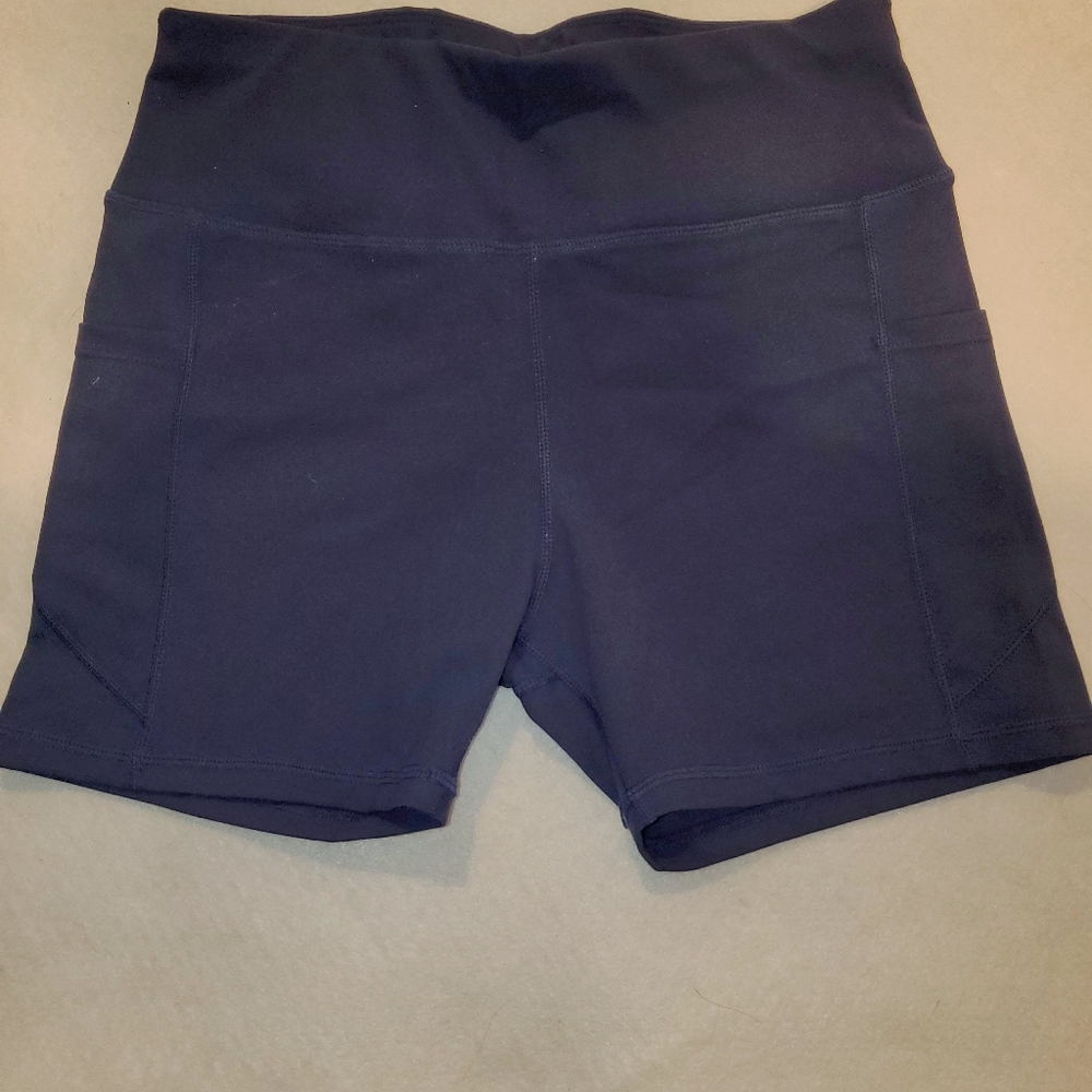 Blue bike shorts, large